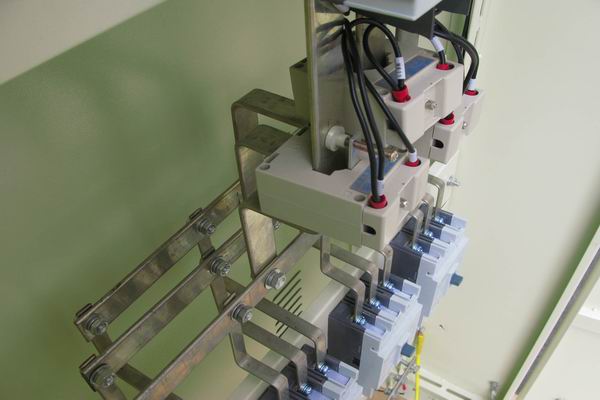 酉阳配电柜-应急照明配电柜使用对工作人员的具